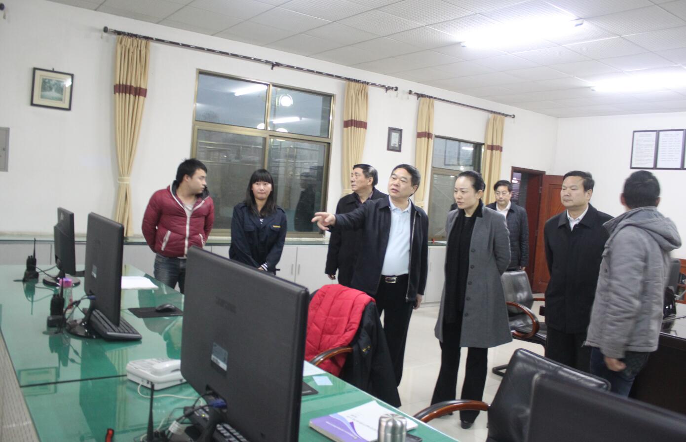 2014年1月，时任怀化市市长李晖莅临华体会·HTH(中国大陆)官方网站调研.JPG